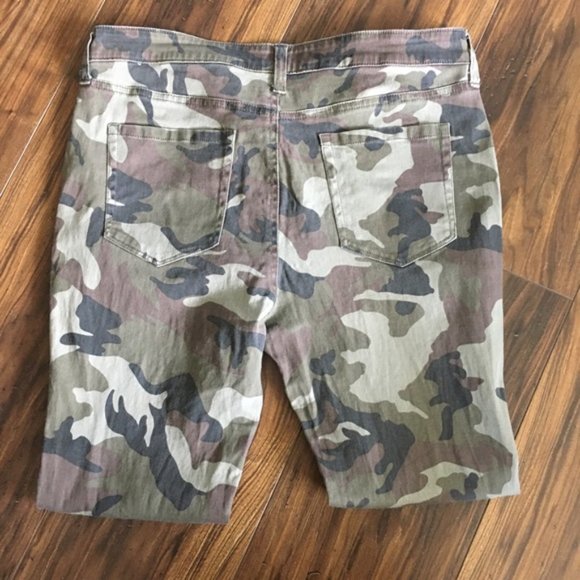 Sanctuary Pork Chop Twill Camo Skinny Pants - Picture 6 of 8
